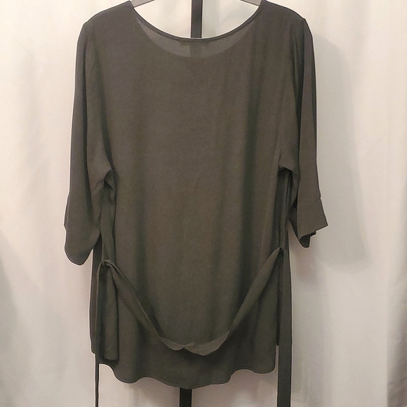 Top - Picture 4 of 6